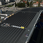 Weltrekord vertikaler Solarmodule auf einem Dach – 248,4 kWp auf dem norwegischen Nationalfußballstadion