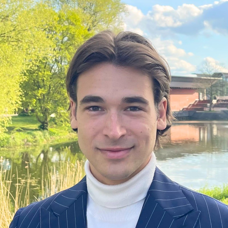 Sprecher: Tom Lothar Fischer