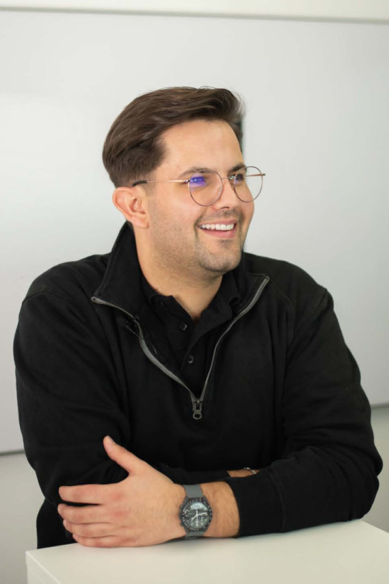 Sprecher: Leon Molina